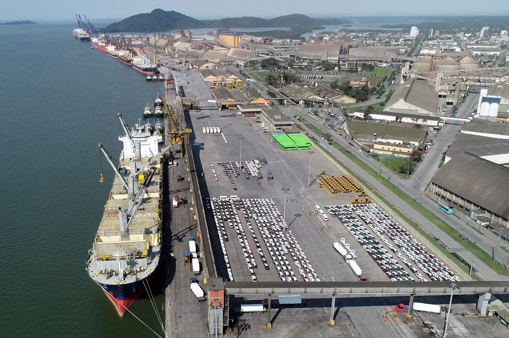 Porto de Paranaguá é o principal destino na importação de fertilizantes