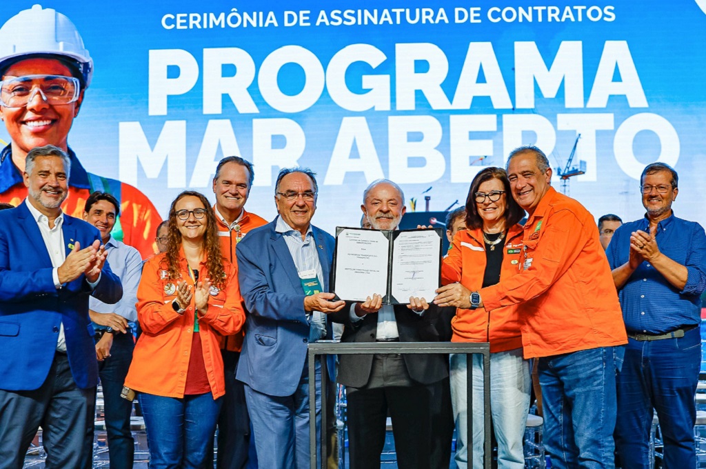 Governo e Petrobras projetam indústria naval retomando patamar de empregos