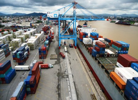 APM Terminals perde carga e devolve rea