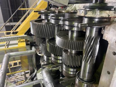 Fabricação de engrenagens e montagem em campo.